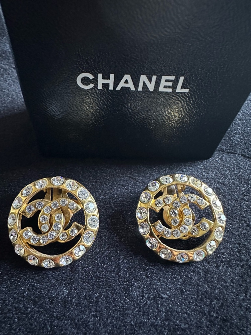 Vintage CHANEL Gold Tone Rhinestone CC Logo Clip-On Earrings - Picture 3 of 15
